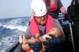Militer Malta selamatkan 400 migran di Mediterania