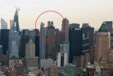 Pilot tewas setelah helikopter jatuh di atap gedung pencakar langit