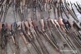 Satgas Pamtas RI-Malaysia amankan 160 senpi rakitan