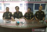 Sekretaris KPU Bogor ngaku sedang sibuk saat Bendaharanya korupsi