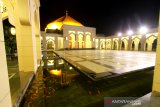 Suasana Masjid Agung Al Falah di Batulicin, Kabupaten Tanah Bumbu, Kalimantan Selatan, Jumat (28/6/2019).Kabupaten Tanah Bumbu memiliki potensi di sektor pariwisata yang dapat menarik wisatawan baik domestik maupun mancanegara.Foto Antaranews Kalsel/Bayu Pratama S.