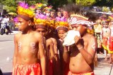 Seribu penari Biak Numfor meriahkan lomba parade tarian Wor