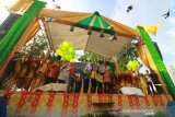 Pembukaan Festival Budaya Banjar di kawasan tugu 0 KM Banjarmasin, Kalimantan Selatan, Kamis (4/7/2019).Pemerintah Kalsel mengadakan berbagai macam acara untuk memeriahkan  Hari Keluarga Nasional (HARGANAS) Ke- 26 tahun 2019.Foto Antaranews Kalsel/Bayu Pratama S.