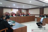 Bupati Kepulauan Talaud dapat tas dan perhiasan senilai Rp595,855 juta dari pengusaha