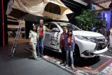 Sekeluarga jelajah puluhan negara dengan tunggangi Pajero