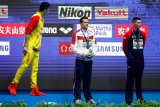 Duncan Scott tolak berjabat tangan dengan Sun Yang di atas podium