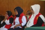 Tiga emak-emak pelaku kampanye hitam Jokowi divonis enam bulan penjara