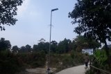 Satu dari tujuh tiang lampu solar cell yang dibuat oleh Fakultas Teknik Universitas Pancasila Jakarta yang terpasang di Desa Leuwisadeng Kabupaten Bogor Jawa Barat dalam program Teknik Pancasila membangun Desa.