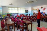 Siswa Athira Makassar kenakan baju merah ke sekolah dukung PSM