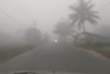 Kabut asap, Nam Air batal terbang ke Sintang