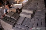 Produksi batu bata meningkat