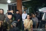 Jenazah Siti Habibah disambut SBY dan AHY saat tiba di Puri Cikeas