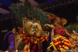 Grup seni reog BNI 46 tampil di panggung saat mengikuti Festival Nasional Reog Ponorogo 2019 di Alun-alun Ponorogo, Jawa Timur, Jumat (30/8/2019) malam. Festival Nasional Reog Ponorogo 2019 diikuti 37 grup Reog Ponorogo dari berbagai daerah di Indonesia. Antara Jatim/Siswowidodo/zk.