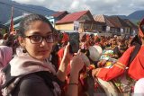 US students admire the natural beauty of West Sumatra