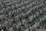 Prajurit TNI Angkatan Darat mengikuti Apel Gelar Kesiapan Latihan Gabungan (Latgab) TNI 
