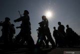 Prajurit TNI bersiap mengikuti Apel Gelar Kesiapan Latihan Gabungan (Latgab) TNI 