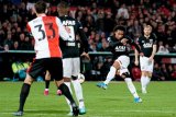 Feyenoord dilumat Alkmaar 0-3
