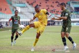 SEMEN PADANG LAWAN TIRA PERSIKABO BERMAIN IMBANG