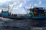 Sebuah kapal purse seine asal Banyuwangi diamankan PSDKP Kupang