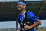 Cidera gelandang Persib Omid Nazari tidak serius