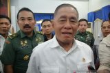 Menhan Ryamizard  akan jenguk Wiranto