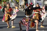 Peserta perwakilan dari Kabupaten Trenggalek ambil bagian dalam parade Jambore Pemuda Jatim 