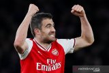 Mantan bek Arsenal Sokratis didekati Liverpool