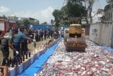 Bea Cukai  musnahkan barang ilegal senilai Rp7 miliar