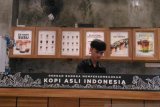 Biar Hits Kumpulnya di Kedai Kopi (Video)