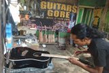 Gitar merek Guitars Gore produksi pedalaman Lebak diminati pasar