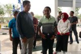 Menpora tidak bisa masuk GBT saat sidak karena pintu  terkunci