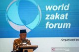 Wakil Presiden Ma'ruf Amin memberikan kata sambutan sekaligus membuka World Zakat Forum di Bandung, Jawa Barat, Selasa (5/11/2019). World Zakat Forum tersebut diikuti oleh 30 Negara dari berbagai Benua yang bertujuan untuk membahas perkembangan zakat yang terjadi di dunia. ANTARA JABAR/Raisan Al Farisi/agr