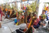 Puluhan balita ikuti  tradisi 'Baayun Maulid' di Masjid Jami