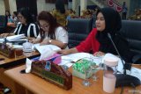 DPRD Manado pertanyakan beasiswa Rp2,35 miliar dari Dikbud bagi tiga penerima
