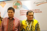 Nurdin Halid isyaratkan Airlangga terpilih kembali secara aklamasi di Munas Golkar