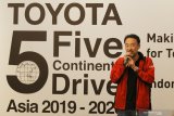 President Director PT Toyota-Astra Motor (TAM) Yoshihiro Nakata menyampaikan sambutan pada acara penyambutan tim project Toyota 5 Continent Drive Asia 2019-2020 di Surabaya, Jawa Timur, Jumat (15/11/2019). Perjalanan 5 Continent Drive di Indonesia yang mengusung semangat 