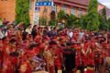 Ribuan warga adat Dayak unjuk rasa di PN Sintang