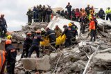 Albania usahakan penangkapan terkait korban tewas akibat gempa