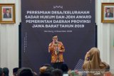 Menteri Hukum dan HAM Yasonna Laoly memberikan pemaparan saat peresmian Desa Sadar Hukum di Gedung Sate, Bandung, Jawa Barat, Rabu (4/12/2019). Menkumham meresmikan 130 Desa Sadar Hukum di 21 Kabupaten dan Kota di Jawa Barat yang bertujuan untuk meningkatkan kesadaran masyarakat akan pentingnya hukum yang berlaku di Negara Indonesia. ANTARA JABAR/Raisan Al Farisi/agr