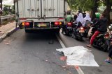 Tergilas truk, seorang ASN tewas di tempat