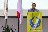 Ketua Dewan Pimpinan Cabang (DPC) Himpunan Wiraswasta Nasional Minyak dan Gas Bumi (Hiswana Migas) Kota Pontianak terpilih periode 2019-2023 Yuliansyah berpidato saat pelantikan di Pontianak, Kalimantan Barat, Kamis (5/12/2019) malam. Dari hasil Musyawarah cabang ke IX DPC Hiswana Migas Pontianak tersebut menetapkan Yuliansyah sebagai ketua dan Harry Daya Ardianto sebagai sekretaris. ANTARA FOTO KALBAR/Jessica Helena Wuysang