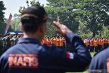 Peserta mengikuti Gelar Apel Siaga Bencana di Lapangan Banjarsari, Kabupaten Madiun, Jawa Timur, Rabu (18/12/2019). Kegiatan yang diikuti sekitar 2.000 orang terdiri Aparatur Sipil Negara (ASN), TNI, Polri dan relawan tersebut dimaksudkan untuk meningkatkan pengetahuan masyarakat terhadap kebencanaan dan kesiapan Pemkab dalam menghadapi kemungkinan terjadinya bencana. Antara Jatim/Siswowidodo/zk.