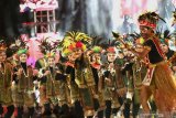 Pementasan kesenian pada gelaran hari Jadi Banyuwangi yang ke 248 tahun di Banyuwangi, Jawa Timur, Rabu (18/12/2019). Berbagai pertunjukan kesenian ditampilkan pada puncak acara tersebut. Antara Jatim/Budi Candra Setya/zk