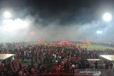 Suasana penganugerahan juara Liga 1 2019 di Stadion I Wayan Dipta, Gianyar, Bali, Minggu (22/12/2019). Bali United berhasil menjadi juara Liga 1 2019 dengan total poin 64. Antaranews Bali/Nyoman Budhiana.