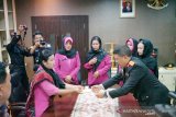 Polda Riau hibahkan rumah kepada istri anggota Brimob gugur di Papua