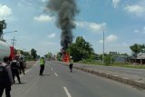 Truk muat CNG terbakar di jalan bypass Mojokerto