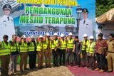 Bupati letakkan batu pertama pembangunan Masjid Terapung Carocok Painan