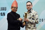 Penyerahan Sertifikat Industri Hijau dan Pemenang Sarana Penelitian Industri Terapan (SPIRIT)