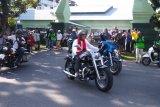 Ustadz Abdul Somad menuju lokasi tabligh akbar dengan kendarai Harley