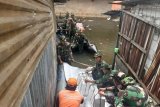 Dua SSK TNI bantu korban banjir Teluk Gong